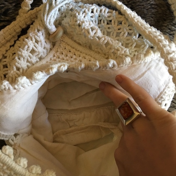 ⚪️TRADED Vintage Crochet Macrame Fringe Purse⚪️ - Picture 3 of 4