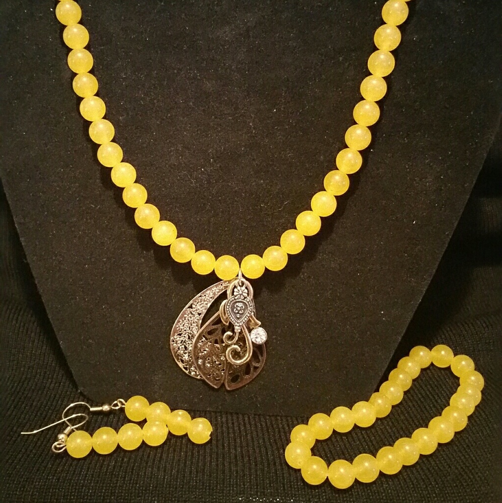Handmade necklace set