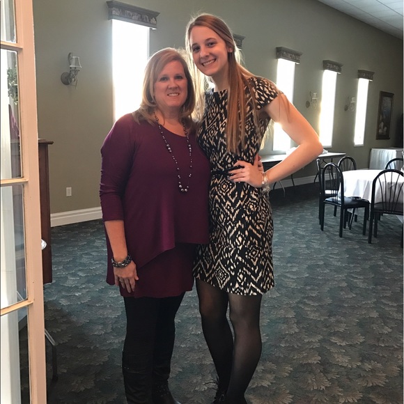 Meet your Posher, Julie - Picture 1 of 1