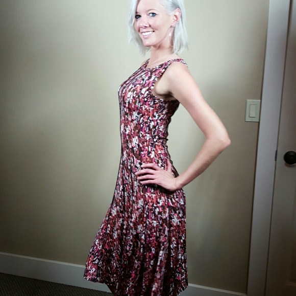 forever Dresses & Skirts - DEAL!  Nwt Scoop neck dress