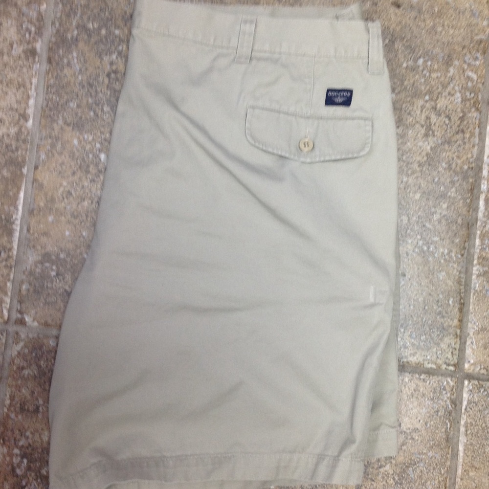 Dockers size 44