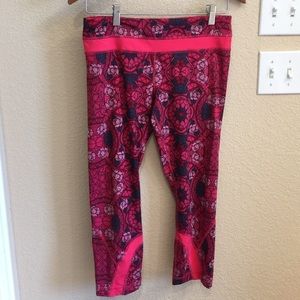 Lululemon crops size 8.