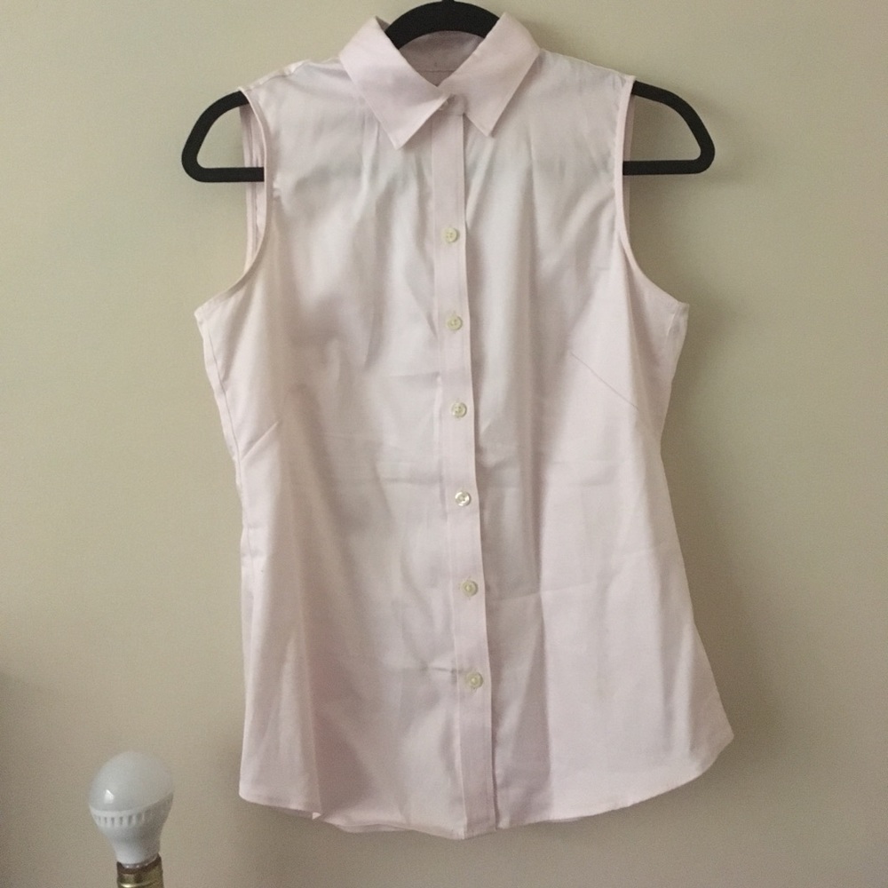 Non-iron banana republic sleeveless top