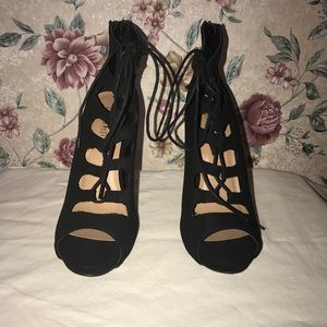 BRAND NEW Fashion Nova tie up heels, size 10