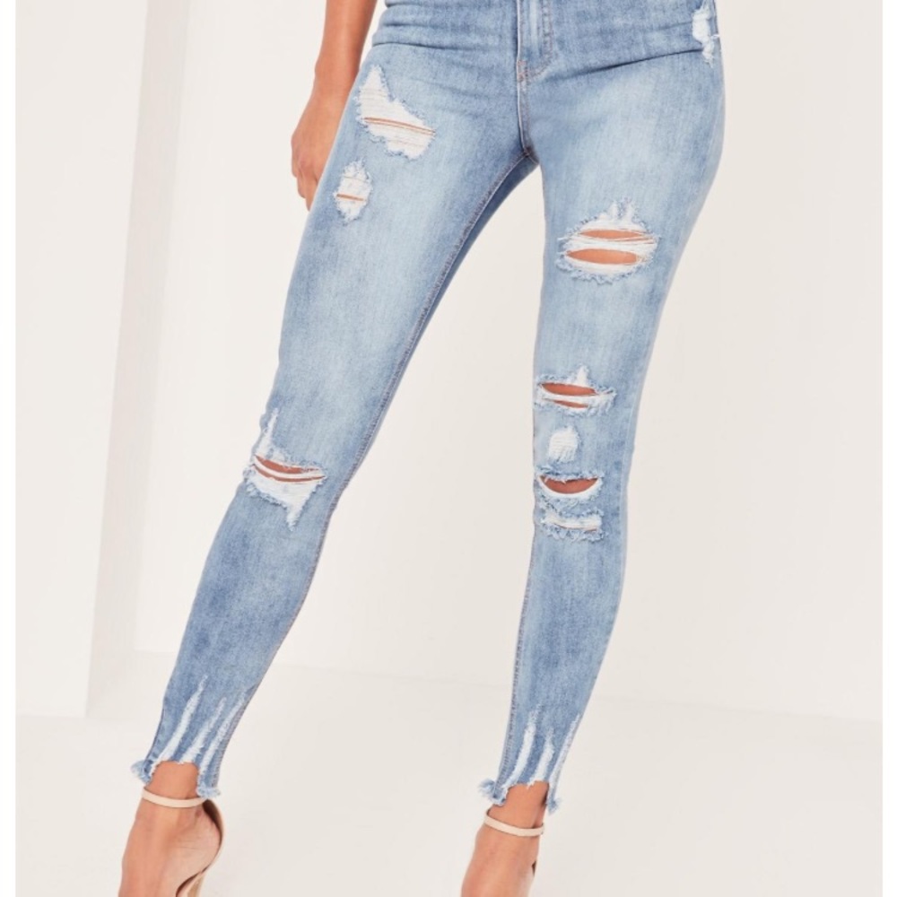 MISSGUIDED- High Waisted Ripped Skinny Jeans