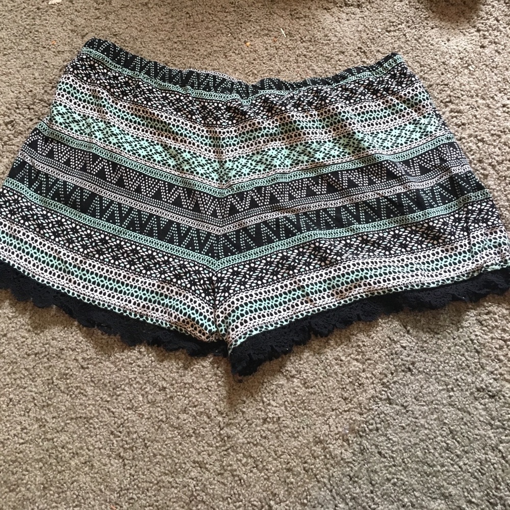 Shorts - Picture 2 of 3