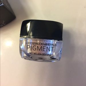 💋Younique Moodstruck Mineral Pigment