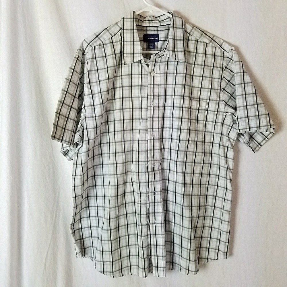 EUC Men's Button Down Short Sleeve Shirt