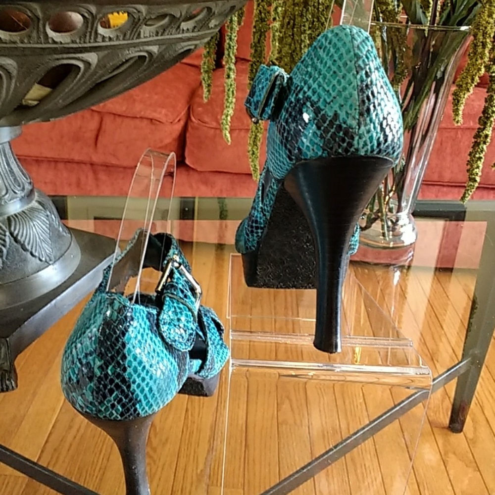 Penny Loves Kenny Platform Heels - Picture 4 of 8