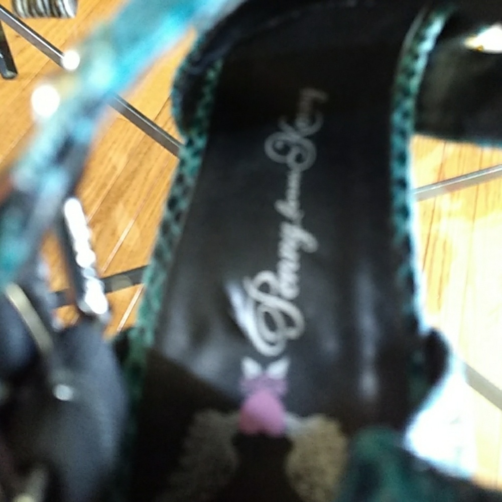 Penny Loves Kenny Platform Heels - Picture 8 of 8
