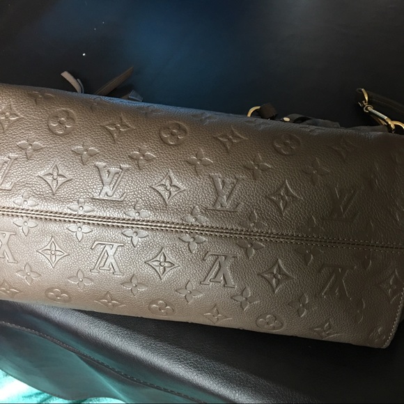 SOLD Louis Vuitton Empriente Lumineuse GM purse - Picture 7 of 8