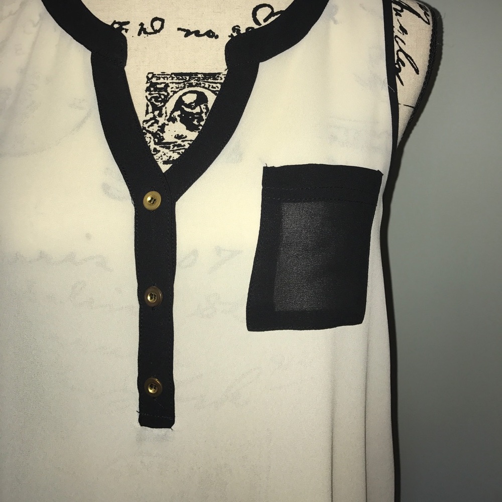 Hi-Lo Color Block Tank with Pocket Detail - Picture 2 of 3