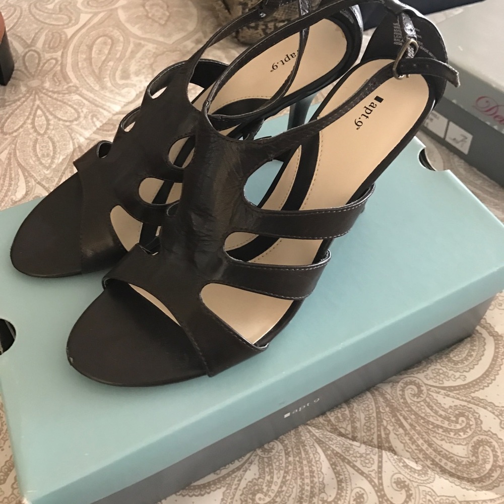Dark brown heel sandals