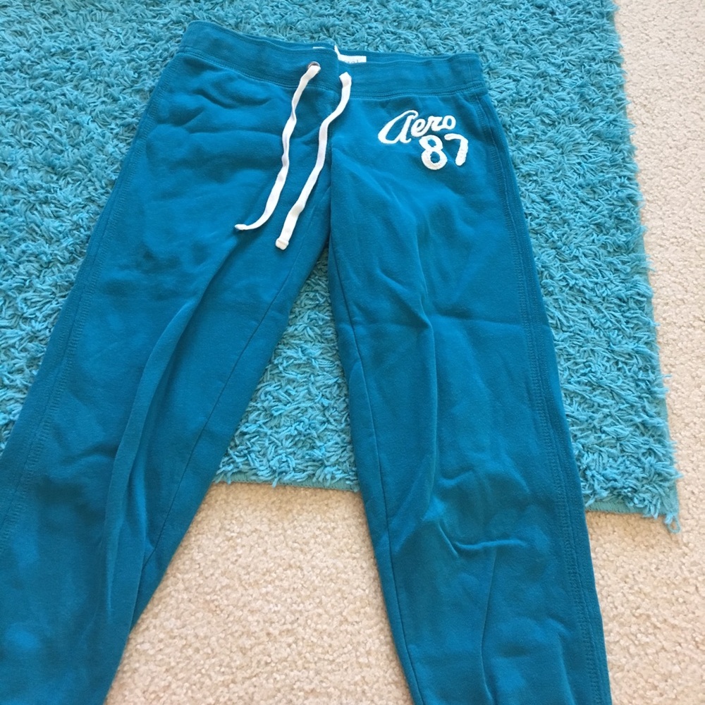 Aeropostale light blue cropped sweatpants.