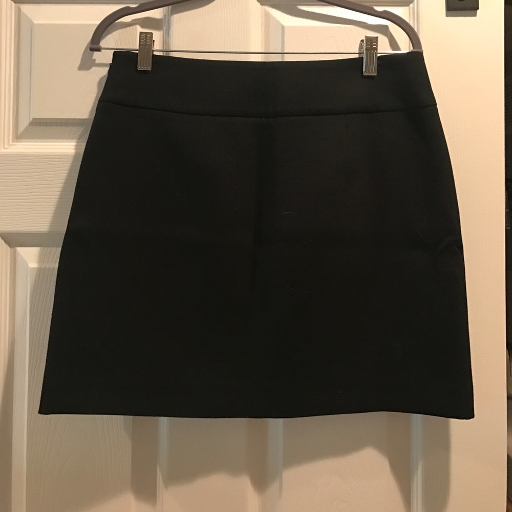 LOFT black mini skirt - Picture 2 of 3