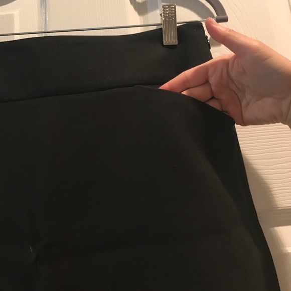 LOFT black mini skirt - Picture 3 of 3