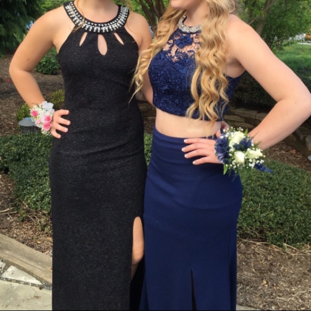 PROM DRESS! - Picture 2 of 4