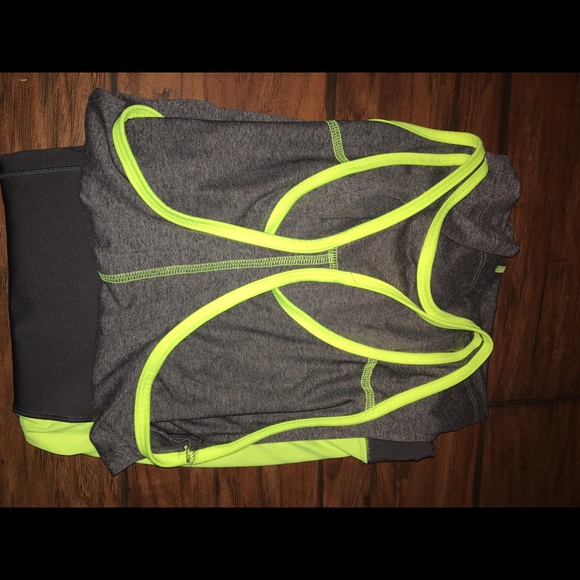 Matching tank and capris - Picture 4 of 4