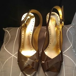 $⬇💵 BCBGIRLS Brown Opened Toe Slingback pumps