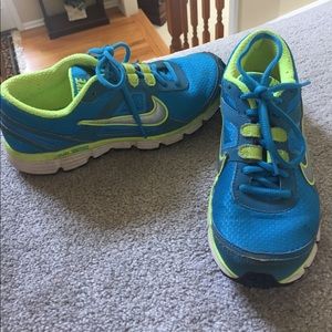Nike Dual Fusion Tennis Shoes