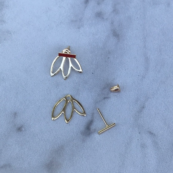 Gold lotus earrings studs - Picture 2 of 2