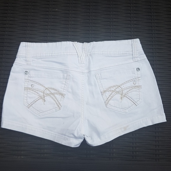 Wallflower White Shorts - Picture 3 of 3
