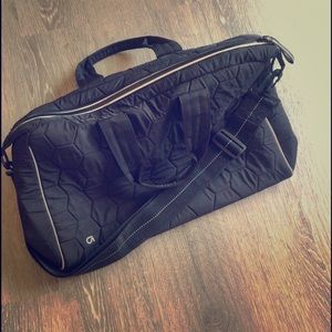 GAP fit- gym bag- great condition-offer your price