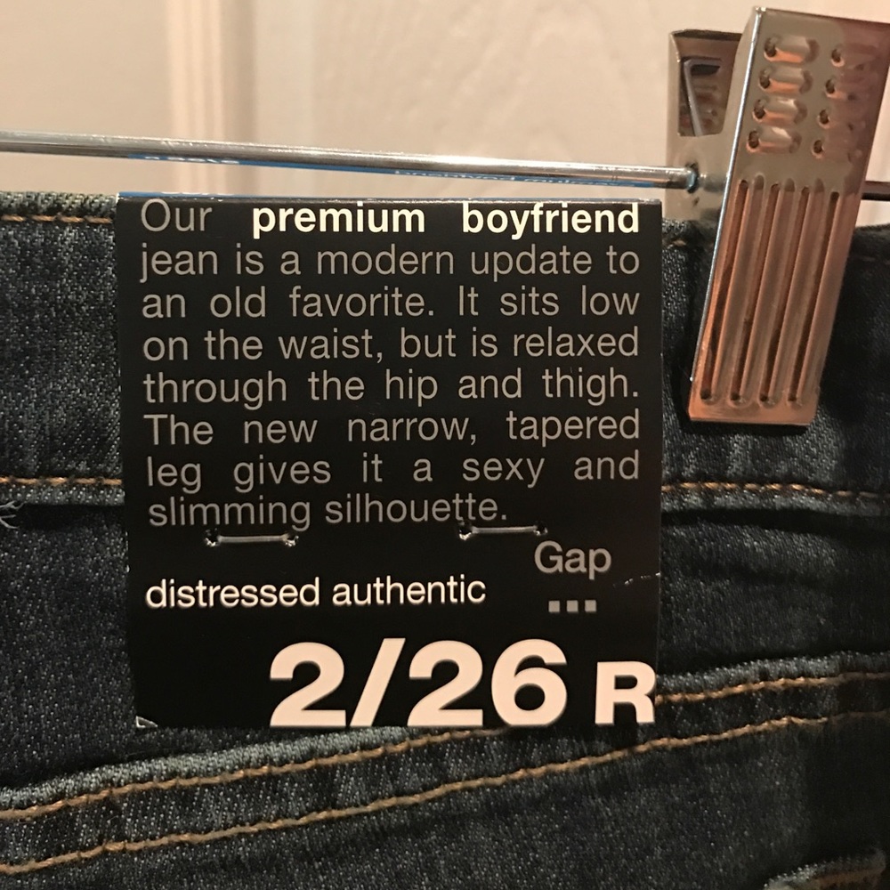 NWT GAP boyfriend jeans - Picture 3 of 4