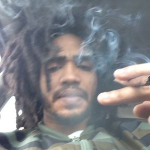 Meet your Posher, Cesar