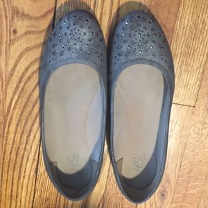Easy Spirit Flats