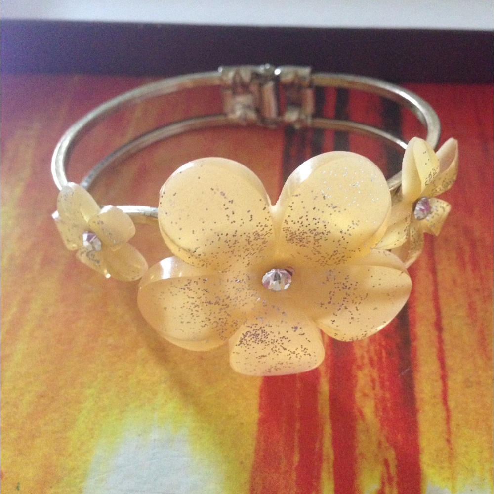 Cute yellow flowers bangles