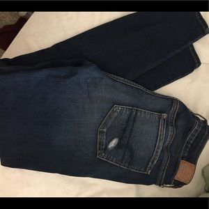 Dark Wash Ripped Jegging