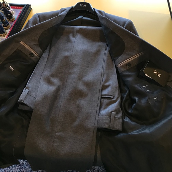 Hugo Boss Charcoal Gray Huge 4/Genius 3 Suit - Picture 4 of 4