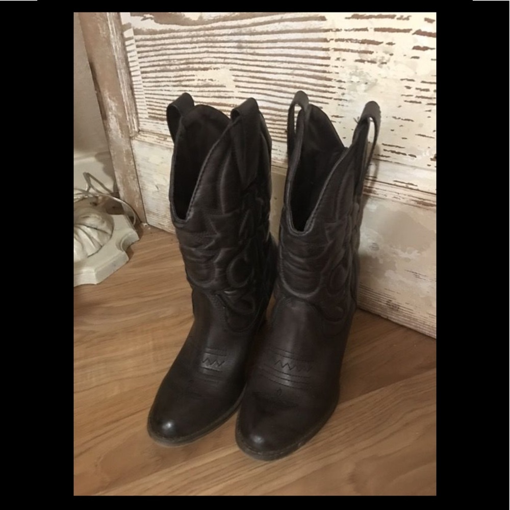6.5 boots - Picture 2 of 3