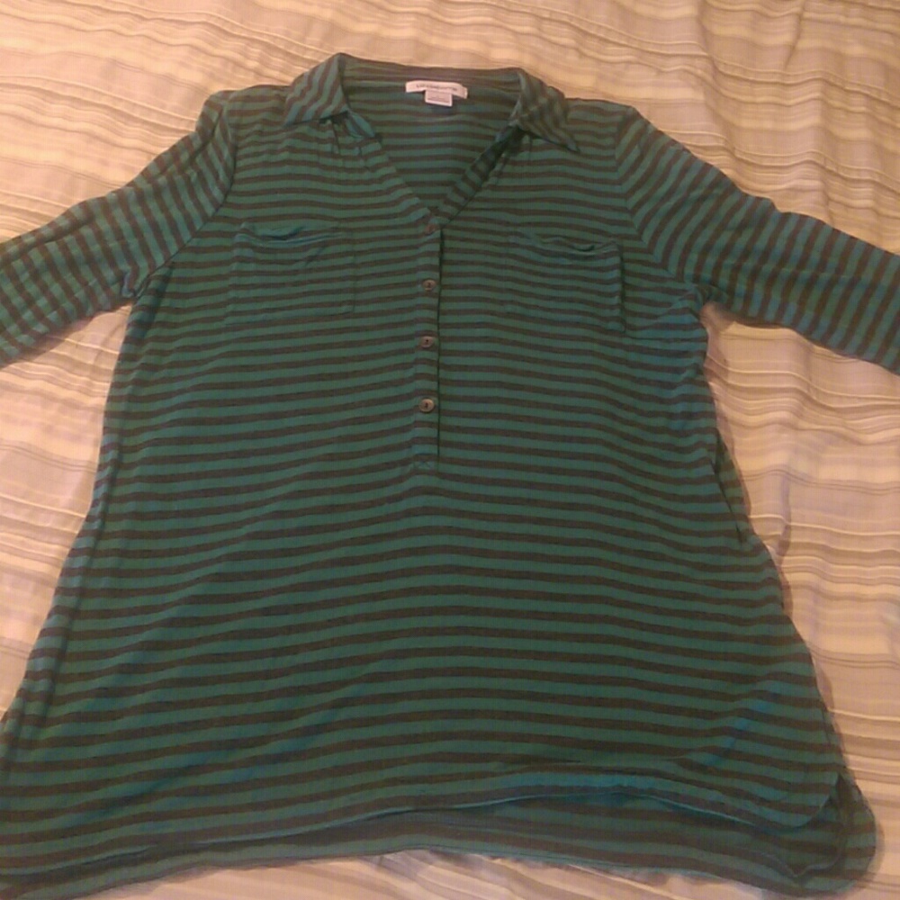 Three-quarter sleeve top