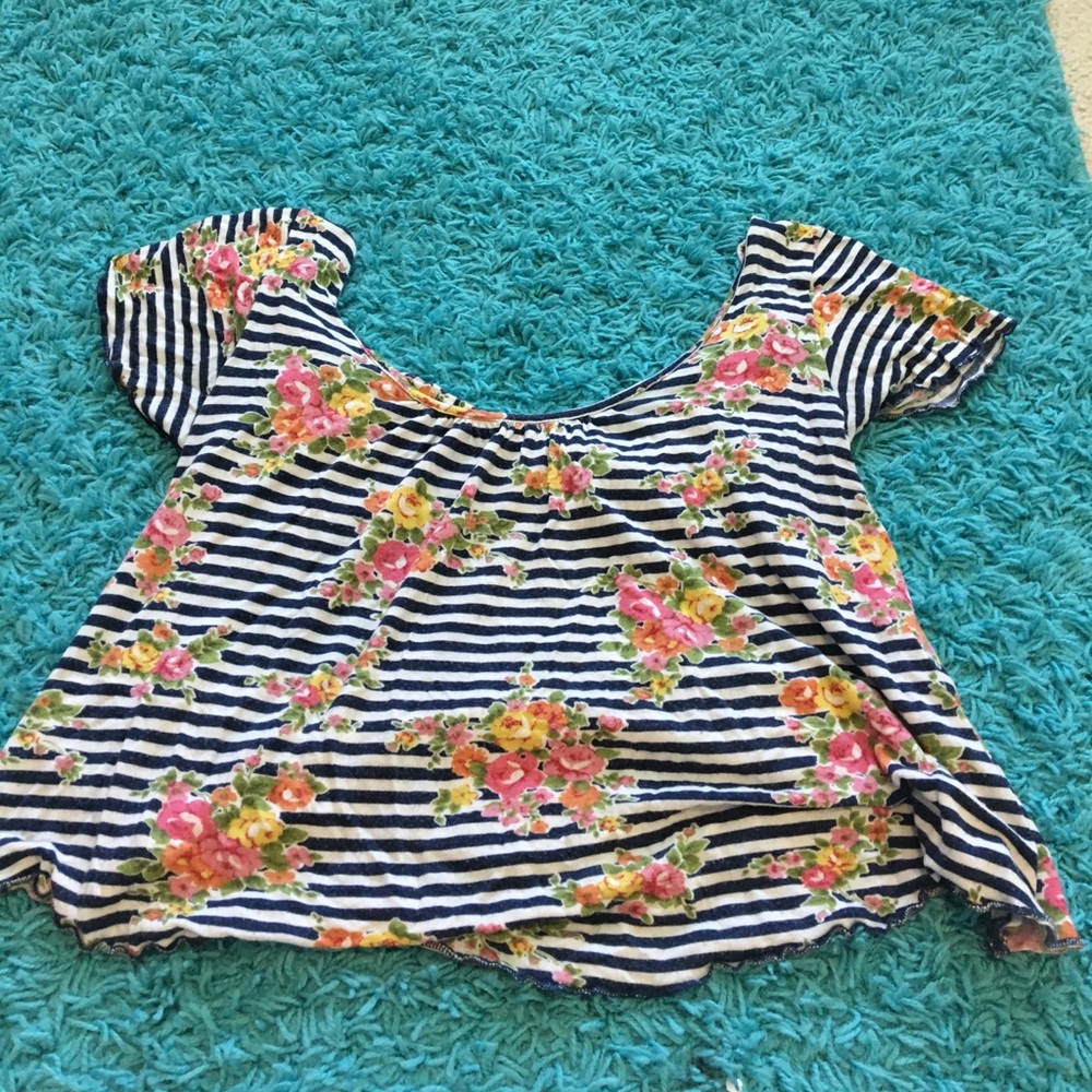 Navy blue flower crop shirt with open back.