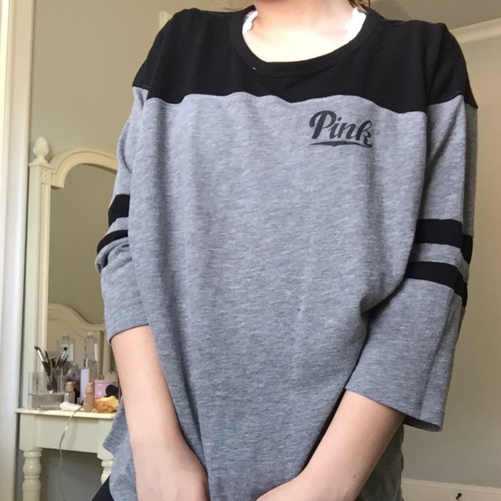 gray half sleeve sweatshirt
