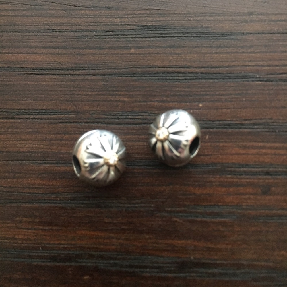 Pandora sunburst clips