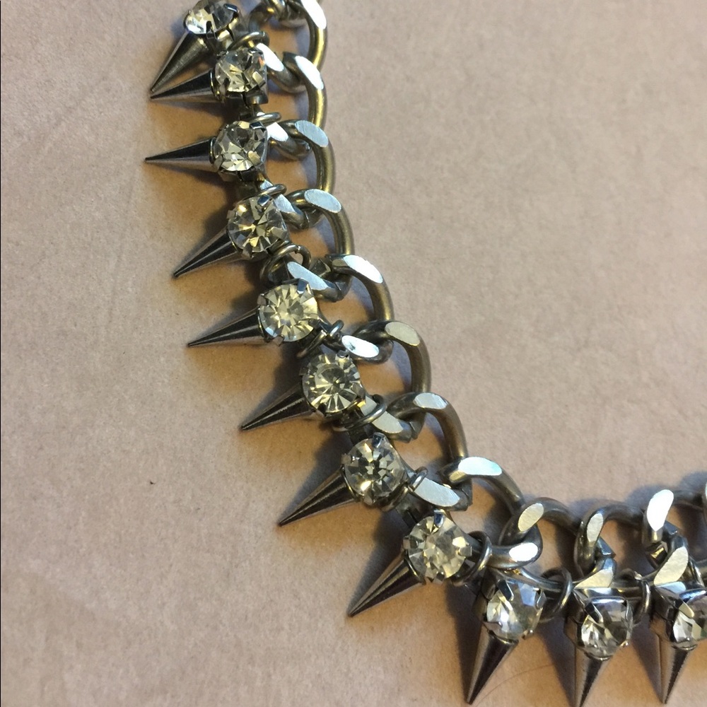 Silver necklace with fake diamonds