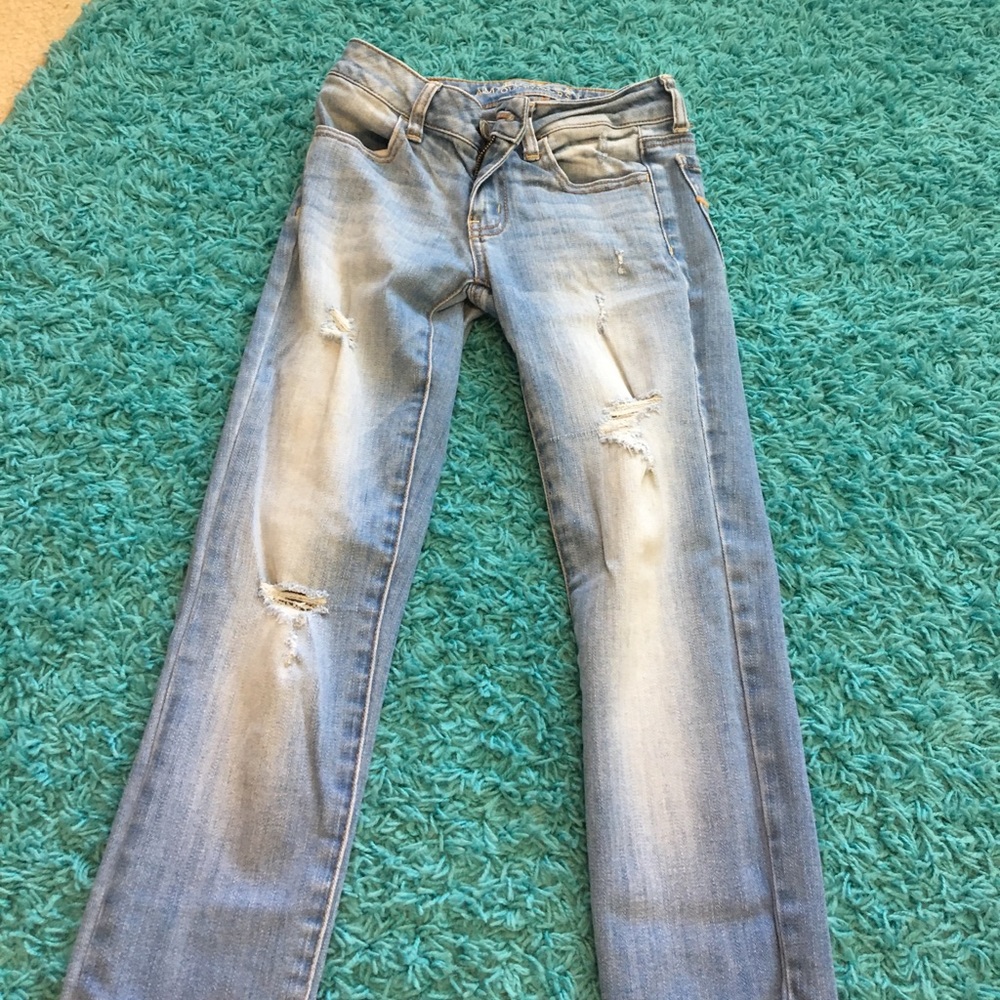 American eagle light washed jeans