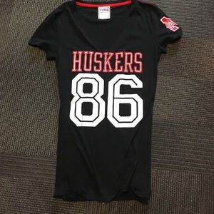 VS PINK Huskers Vneck