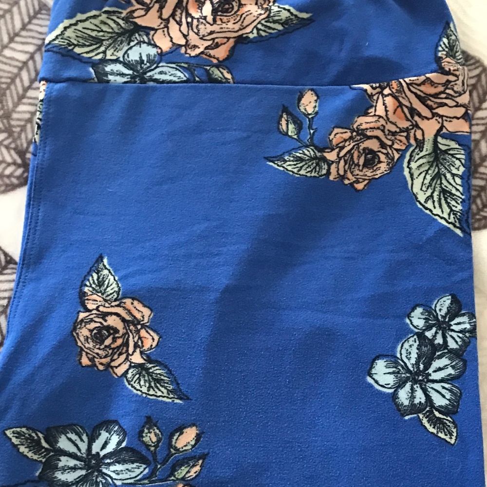 LuLaRoe TC Unicorn Floral Pattern!