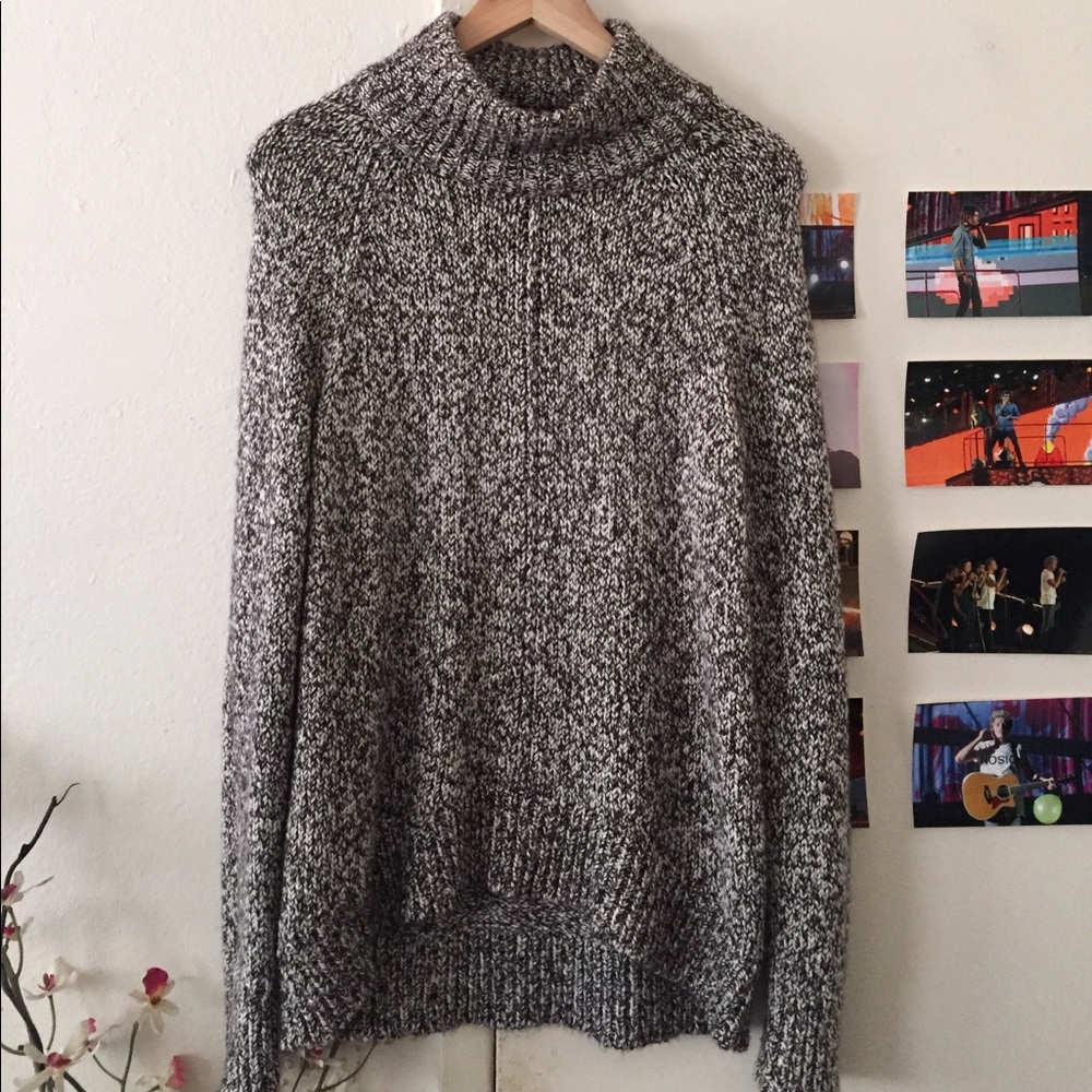 Knitted turtle neck sweater