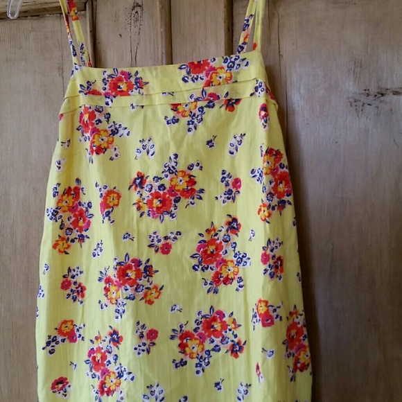 Adorable Old Navy sundress - Picture 2 of 4