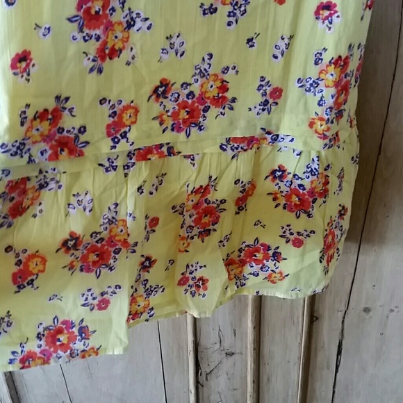 Adorable Old Navy sundress - Picture 3 of 4