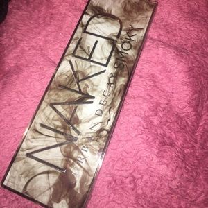 Urban Decay Naked Smoky palette