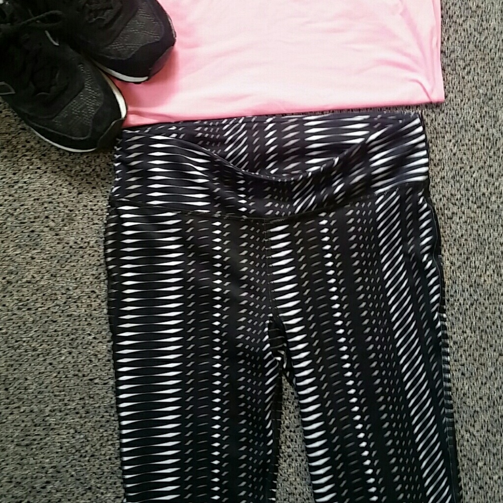 Under Armour Geometric Capri Tights, Meduim