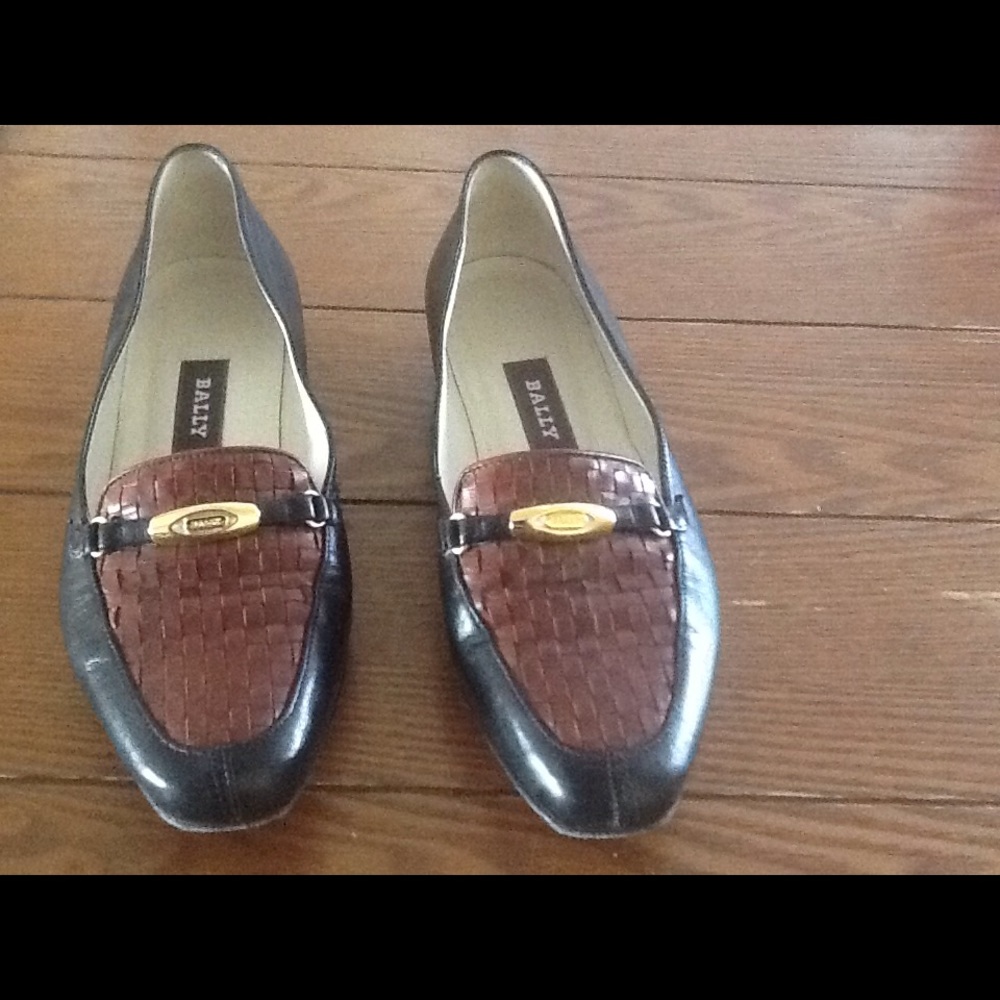 Bally Black and brown Vanessa style flats sz 6 C