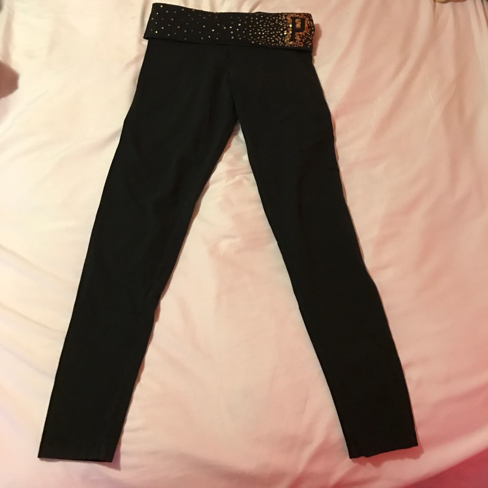 Victoria's Secret pink cotton legging.