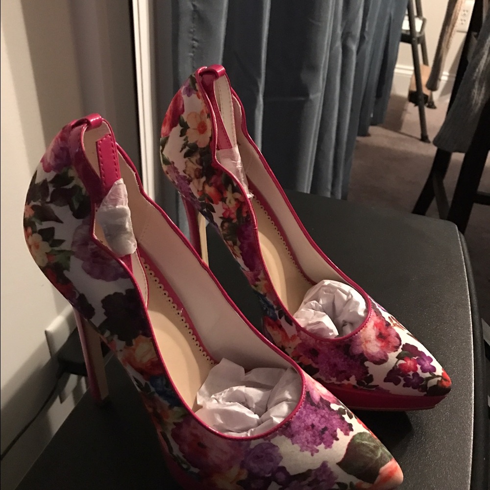 Multicolor floral shoes